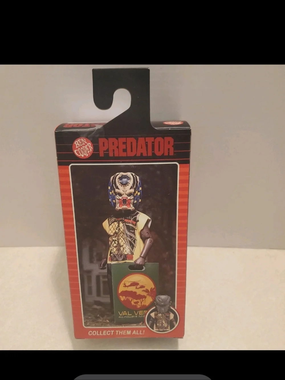 Predator Jungle Hunter Action Figure - Yellow/Black